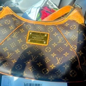 Authentic Louis Vuitton Thames Damier PM